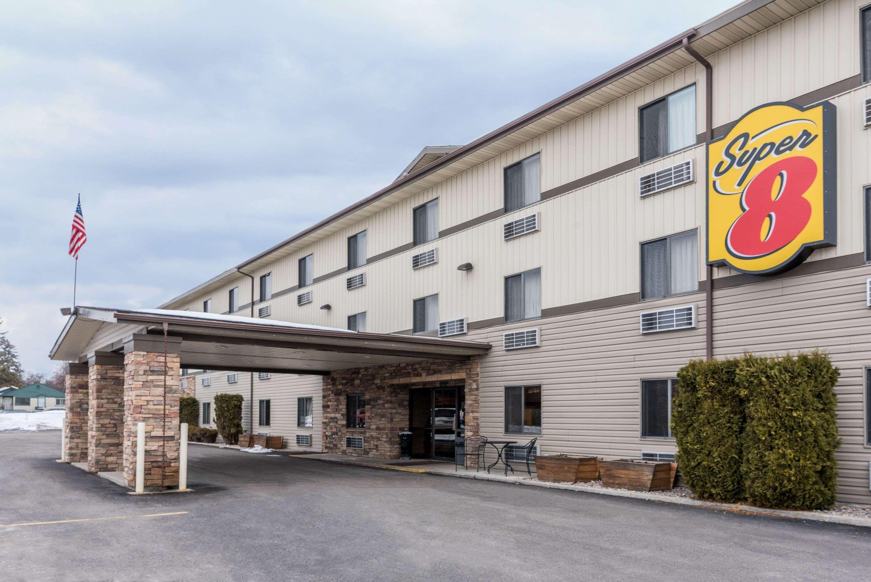 Super 8 By Wyndham Kalispell Glacier National Park Exterior foto